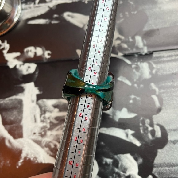 Unique Vintage Turquoise, Black and Gold Glitter Murano Glass Ring Size 7 - Picture 10 of 12